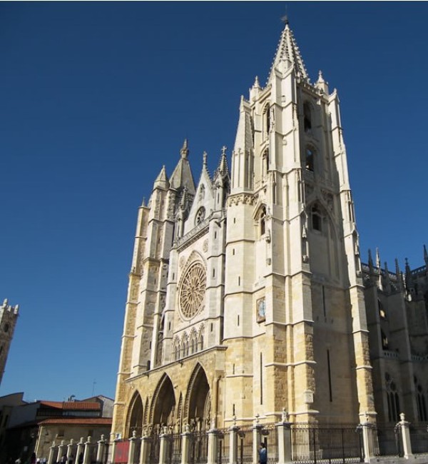 Grupo AVA León y Fiordos Leoneses